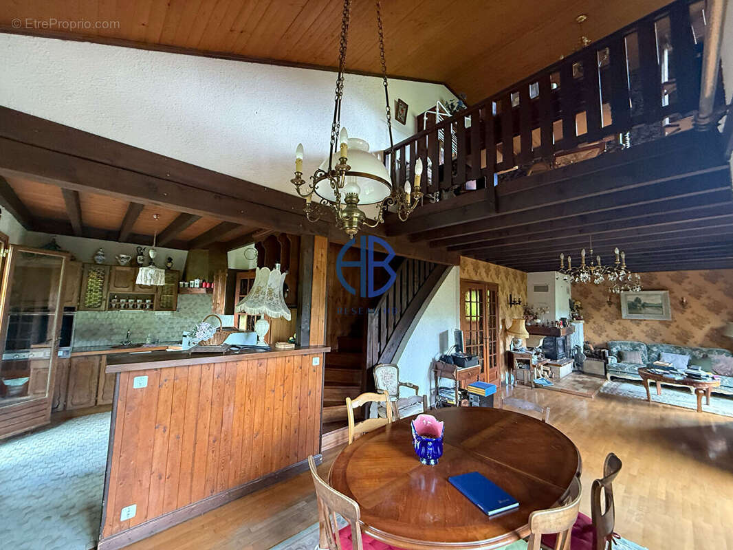 Chalet  de 113 m2 + sous-sol sur 7500m2 de terrain. - photo 3