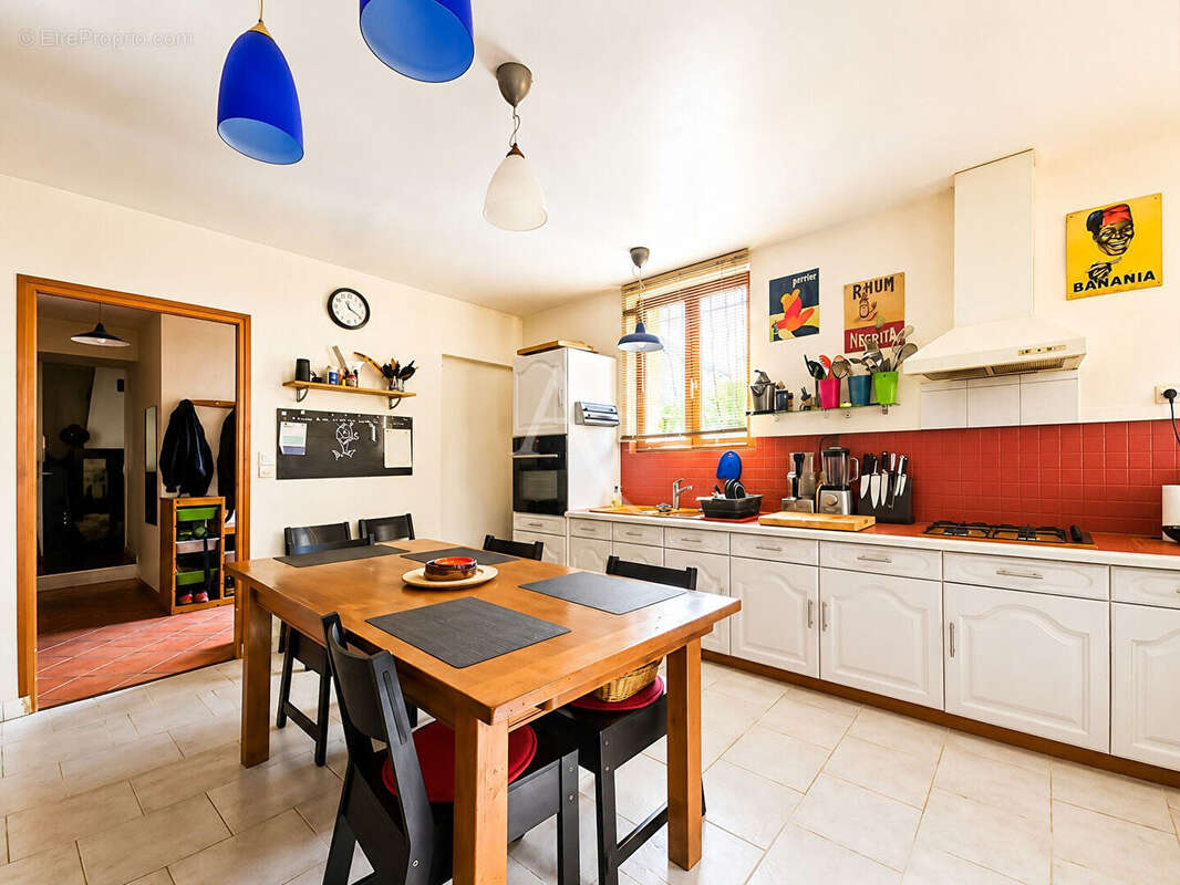 Oinville-sur-montcient - Maison 6 pièce(s) - 142 m² - photo 6