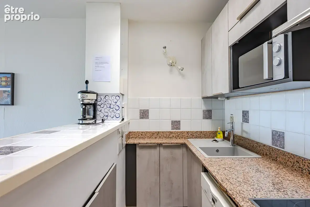 13260 Cassis , au premier étage de la résidence : « Grand Large », Joli T2 de 42 m2 plus terrasse/loggia de 10 - photo 7