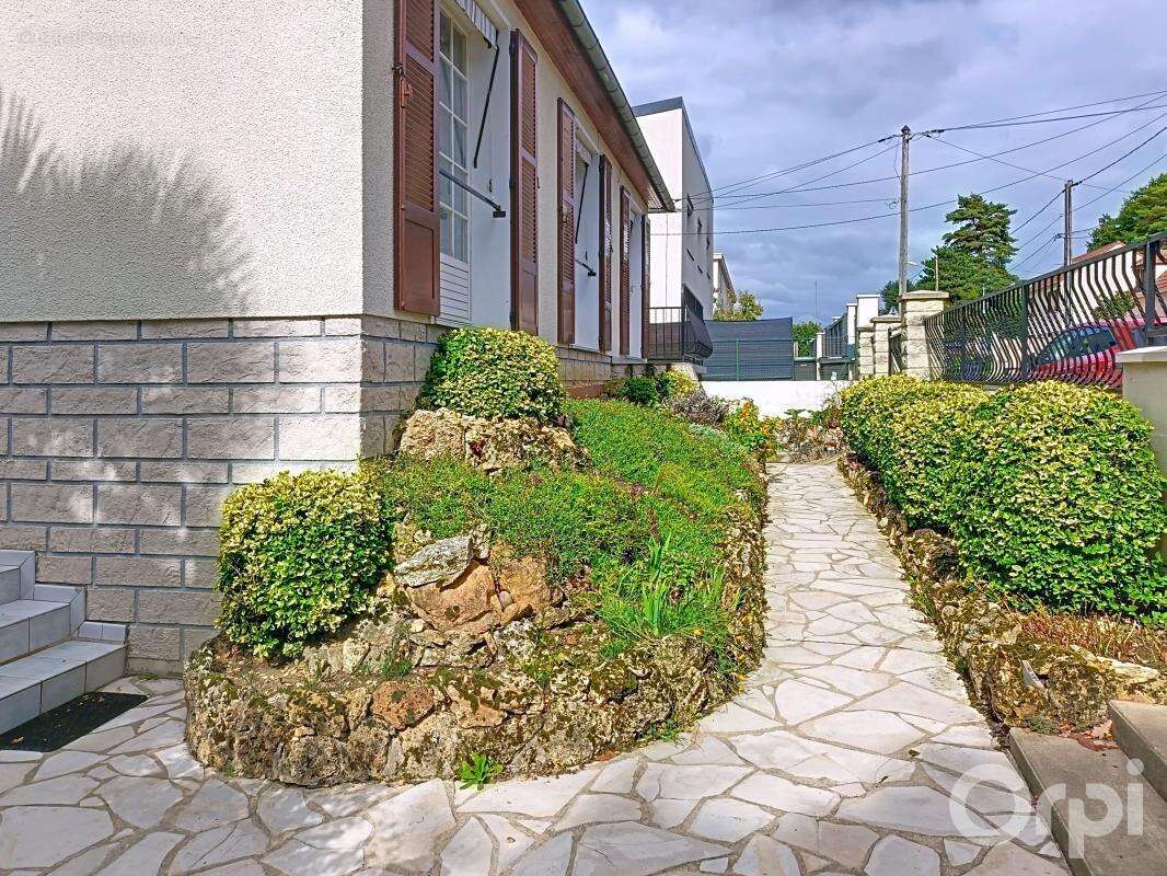 Maison à SAINT-MICHEL-SUR-ORGE