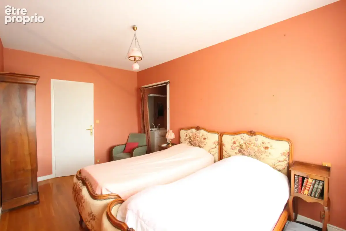 La Charité sur Loire, maison de maître centre-ville - photo 11