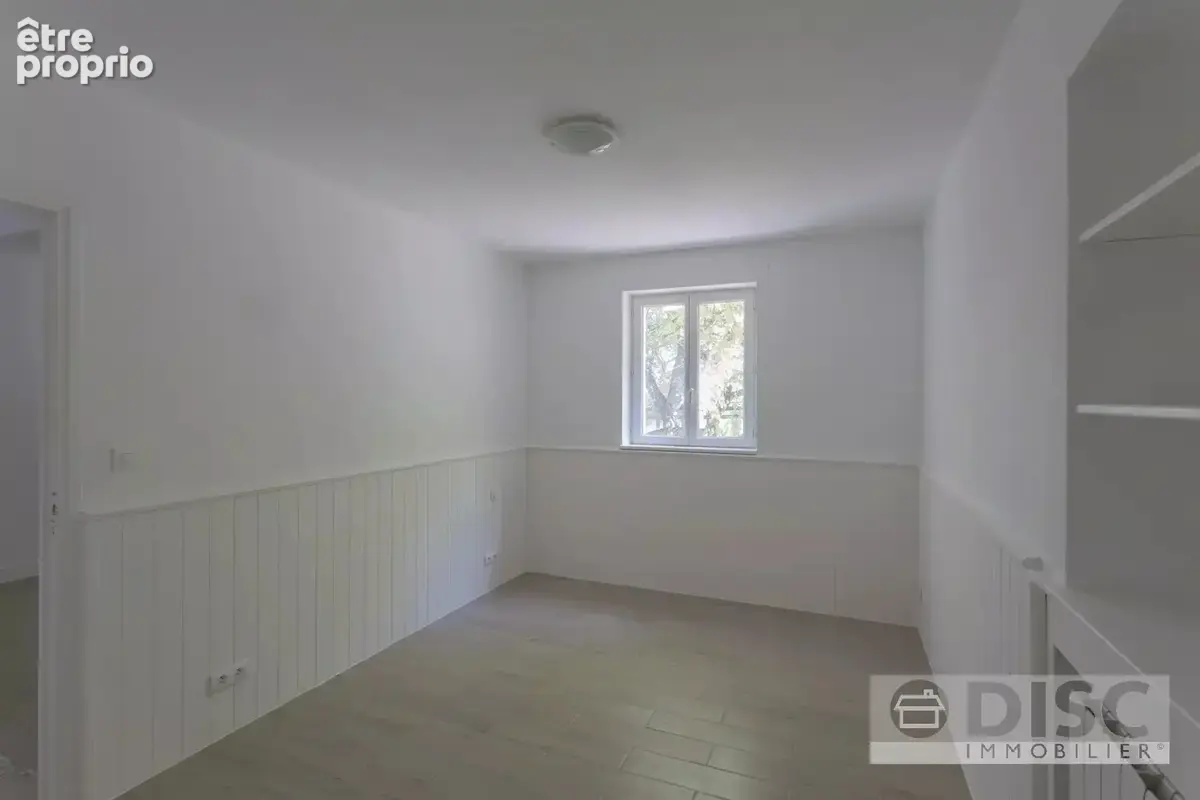 Maison de plain-pied rénovée avec jardin clos. - photo 12