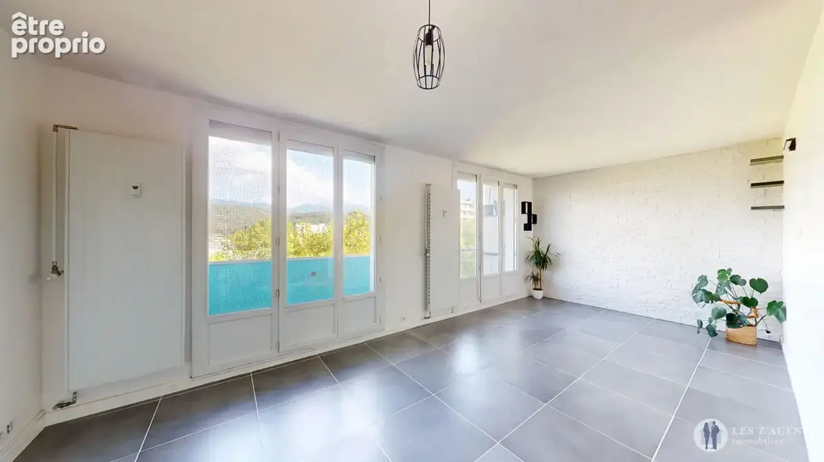 Appartement Le Pont De Claix 4 pièces de 65m² avec place de parking privative - photo 2