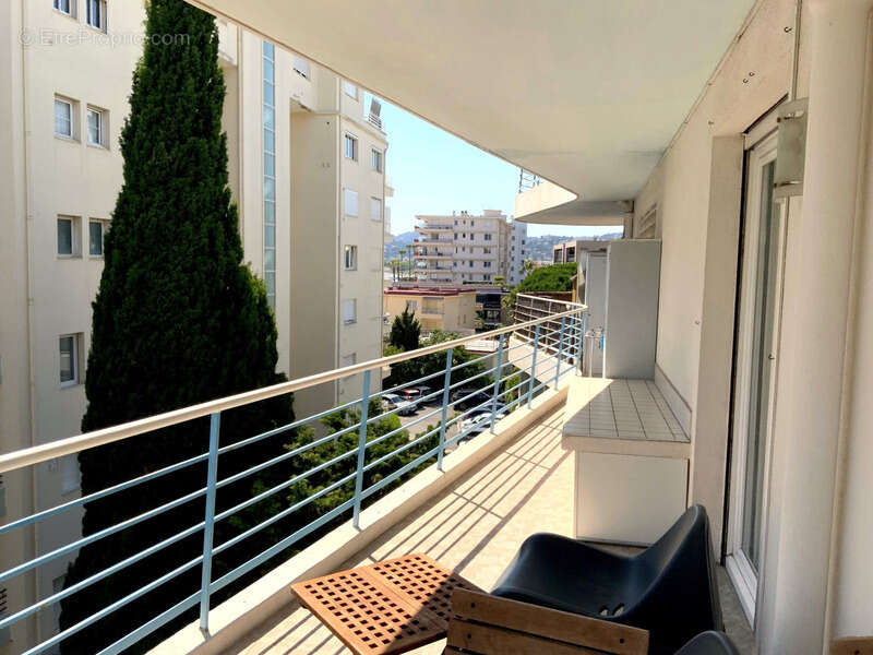 Dpt Alpes Maritimes (06), à vendre JUAN LES PINS appartement T1  vue mer - photo 8