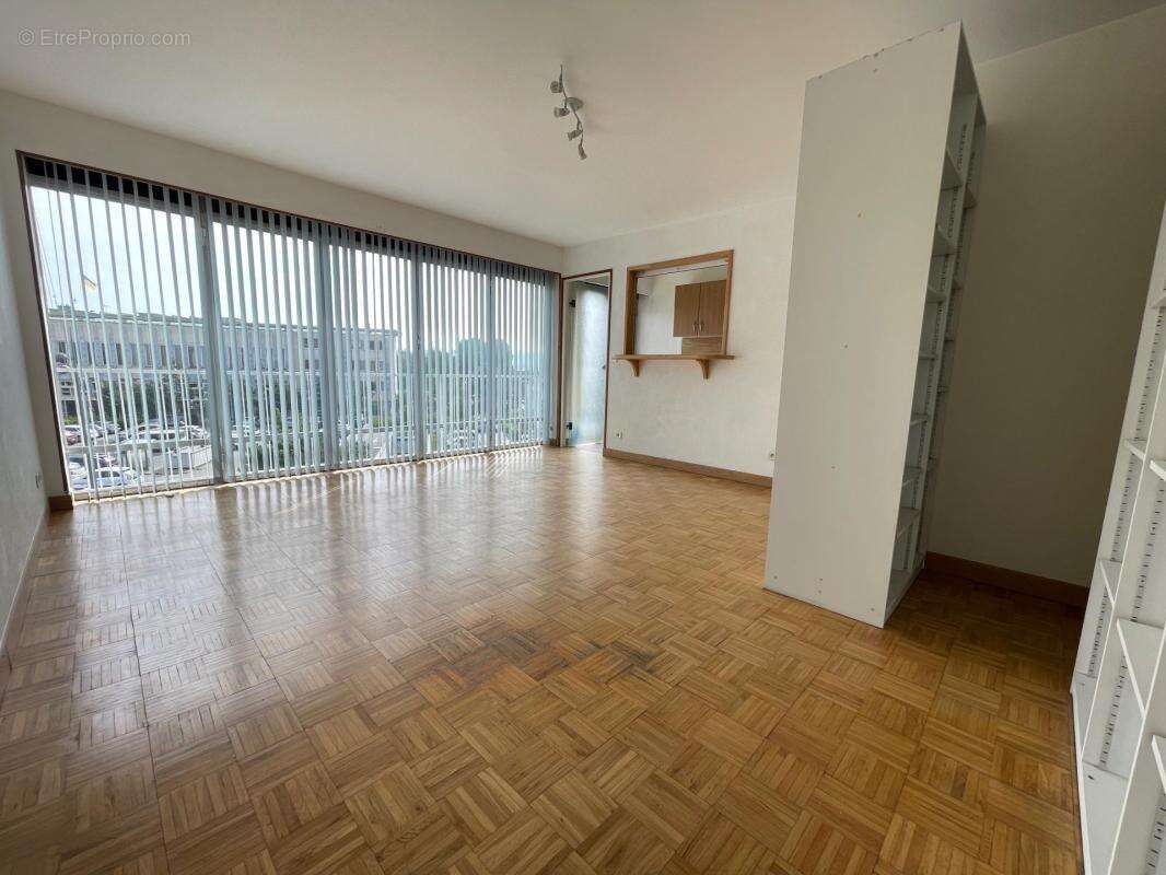 Appartement centre ville avec ascenseur et balcon - photo 2