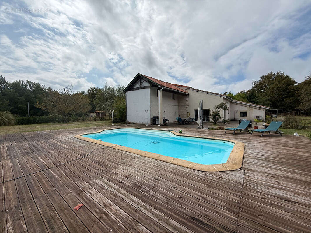 Maison à SAINT-MARTIN-DE-LAYE