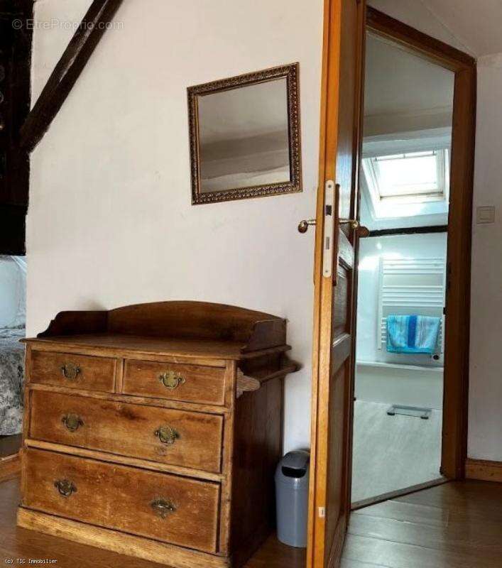 Maison à NANTEUIL-EN-VALLEE