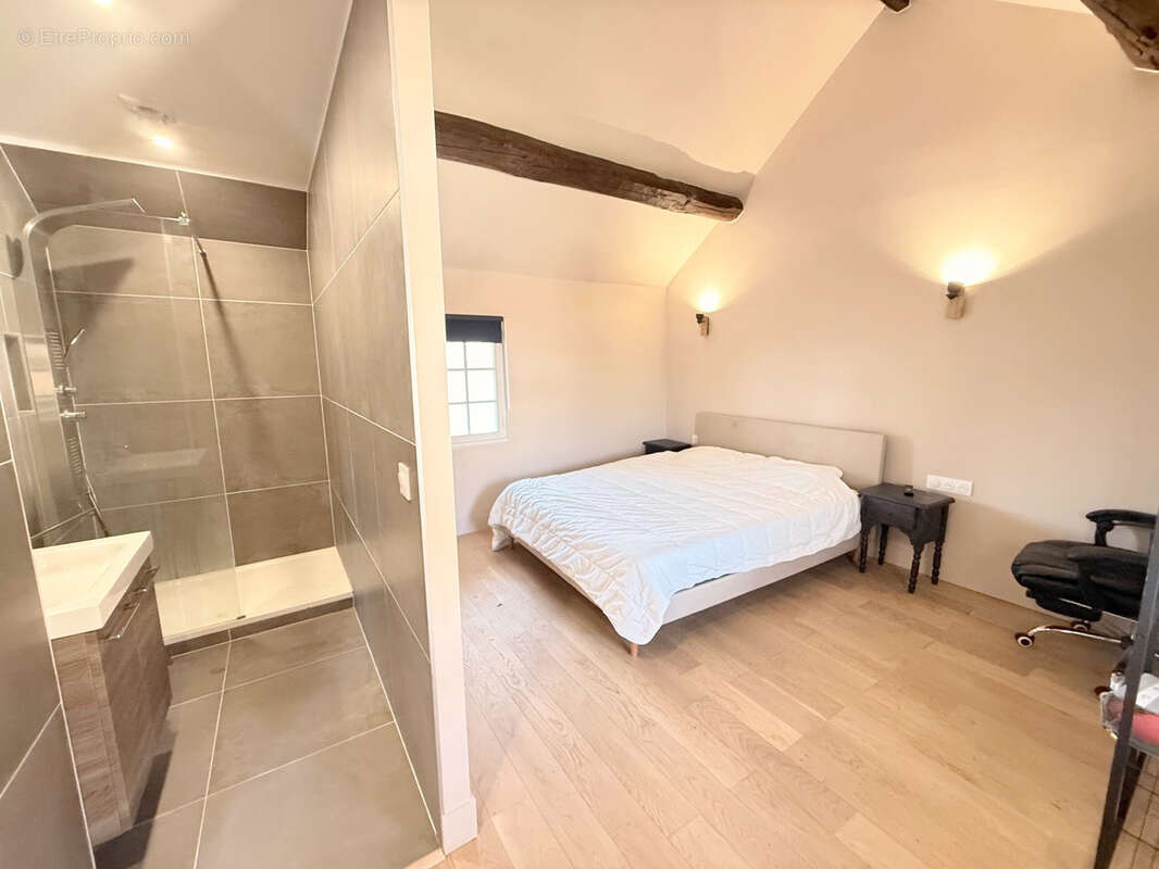 Maison à HOUDAN