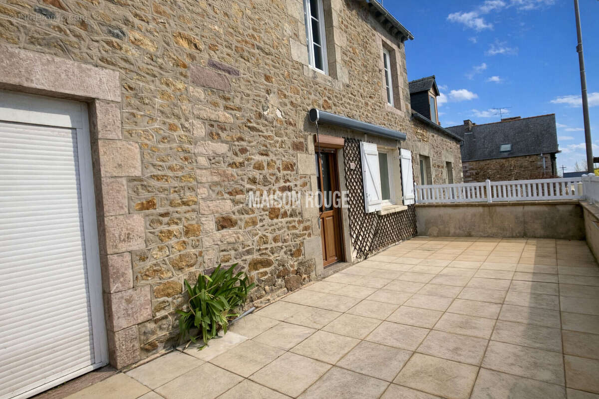 Maison à HENANBIHEN