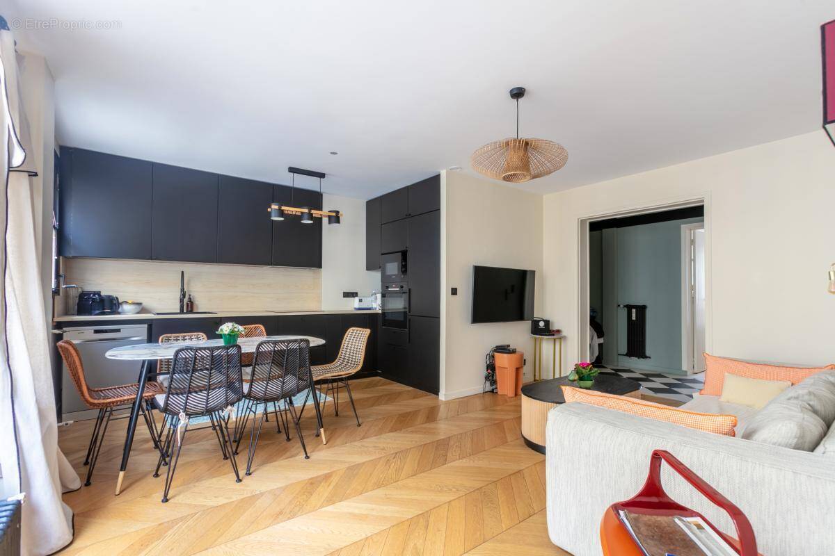 Appartement à PARIS-7E