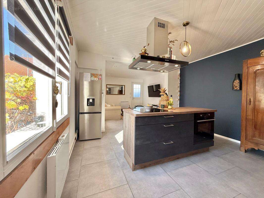 Appartement à CHENOVE