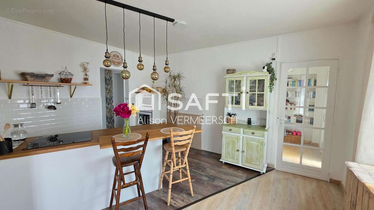 Photo 2 - Maison à DAMMARTIN-EN-SERVE