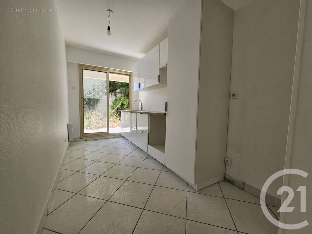 Appartement 80 m² à Saint-Laurent-Du-Var  - photo 6