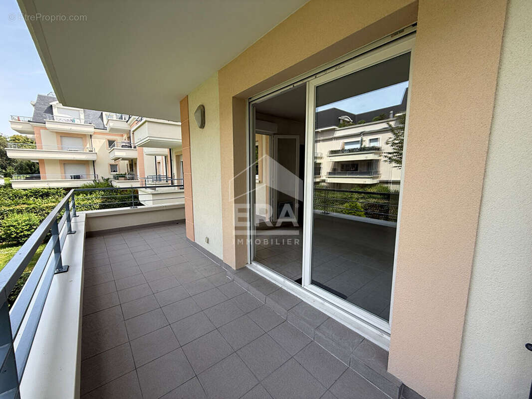 Appartement à EMERAINVILLE