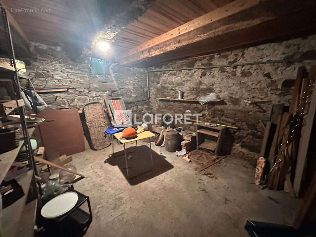 Ambialet - Maison en pierre à rénover - photo 15