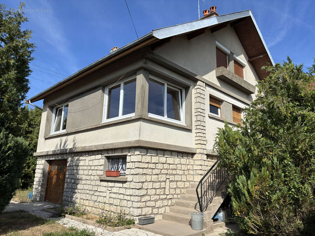 Pavillon à rénover entièrement, élevé sur sous-sol complet - photo 21