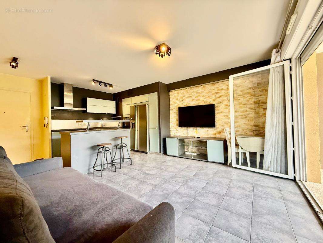 Appartement à LA COLLE-SUR-LOUP