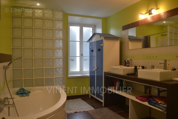 Appartement à MONTBOUCHER-SUR-JABRON