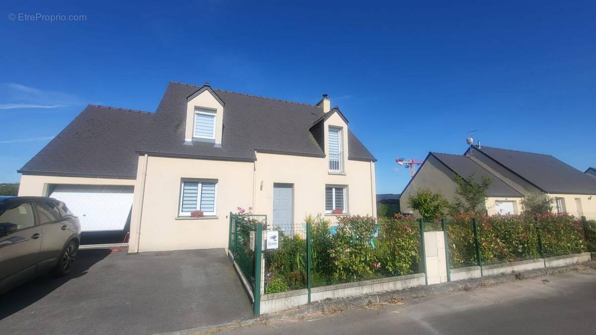 Maison à COMBOURG