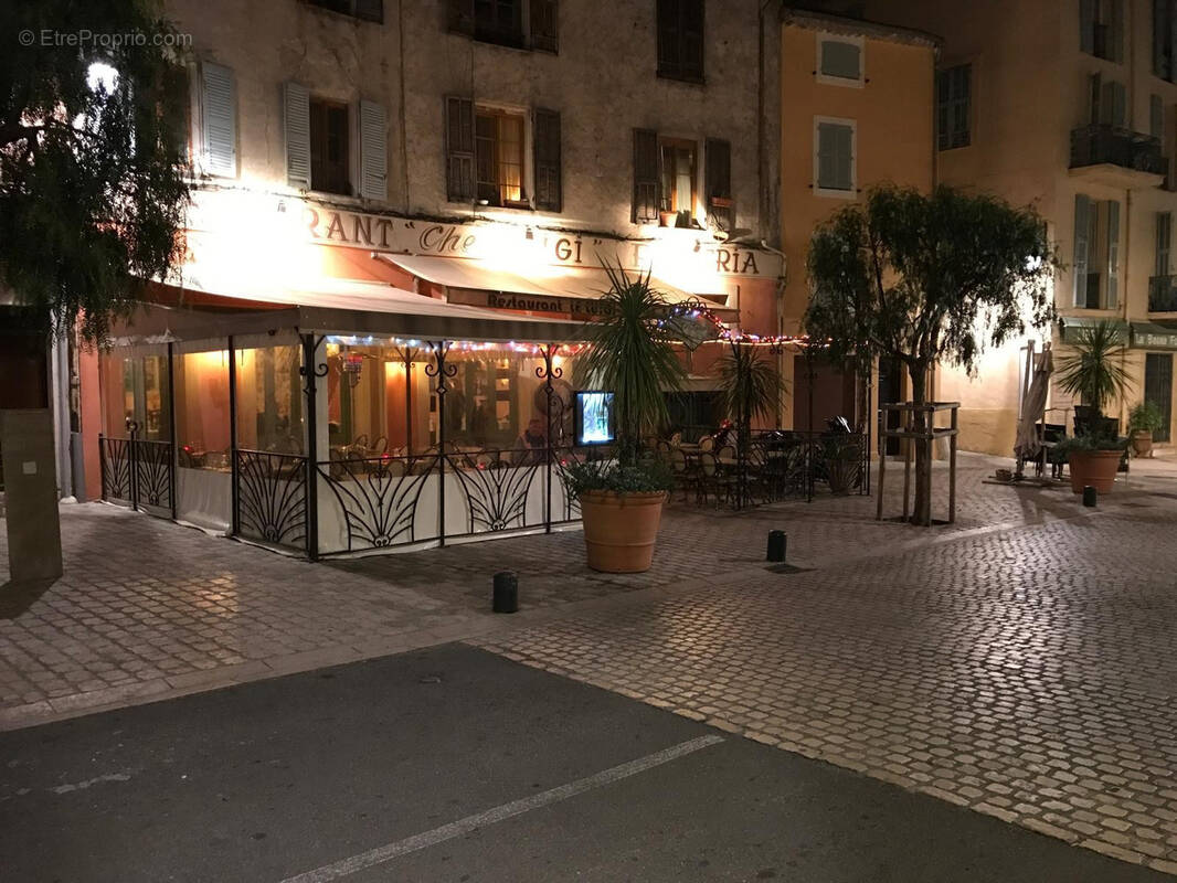 Commerce à VENCE