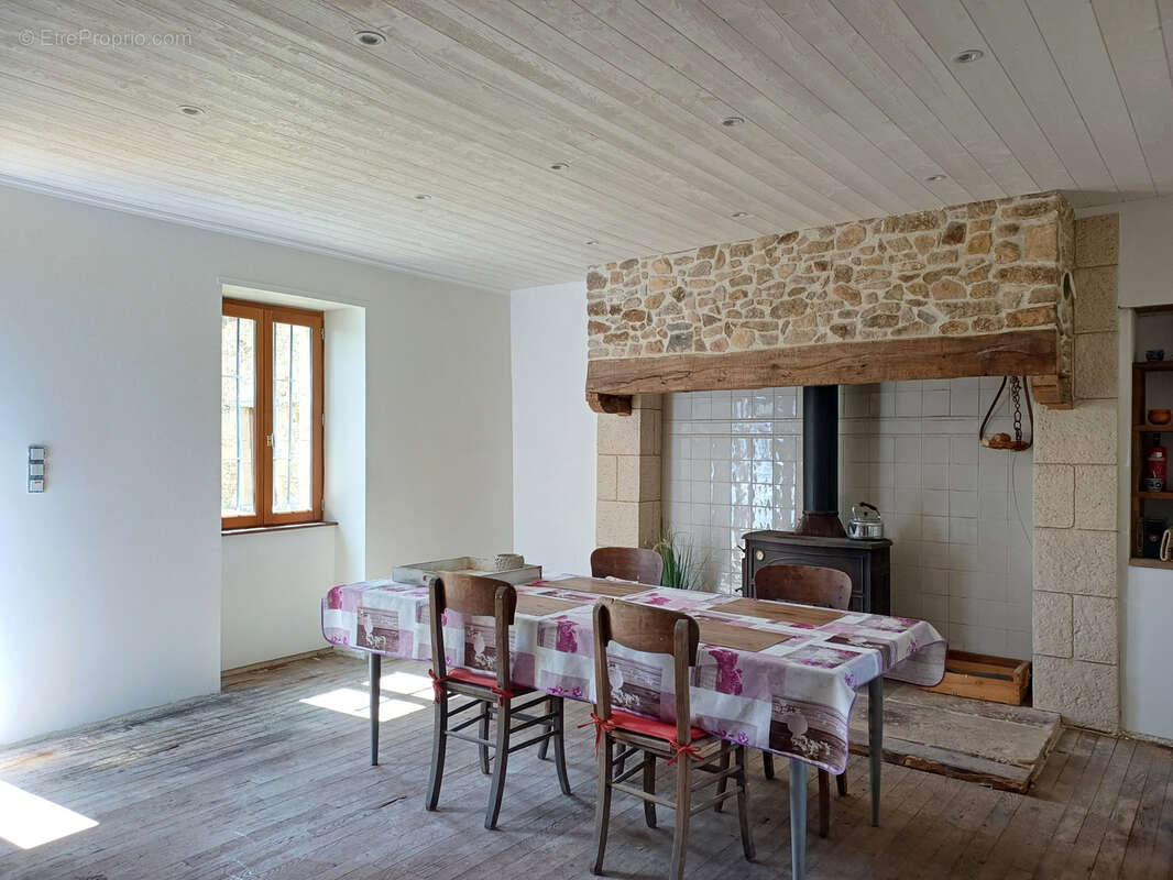 Maison à VAUREILLES