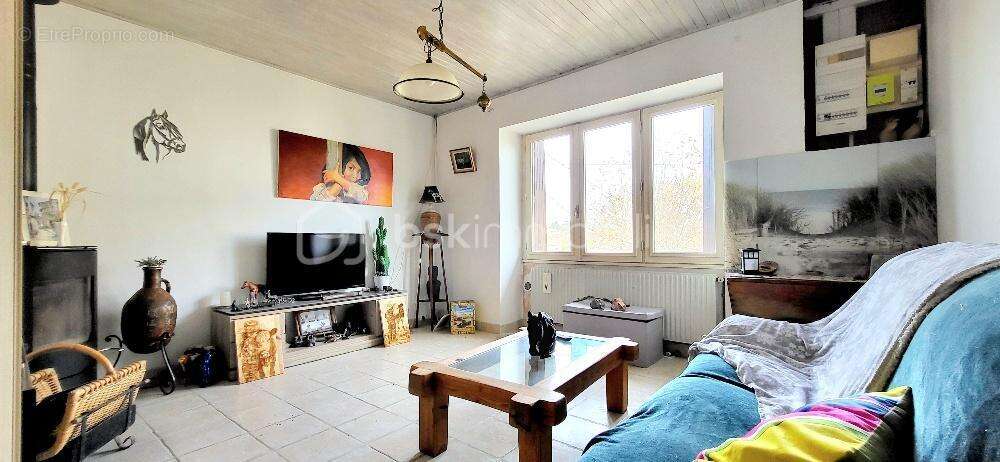 Maison à BEAUCROISSANT