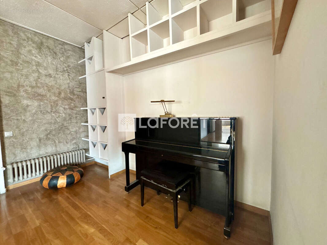 Commerce à MARSEILLE-1E