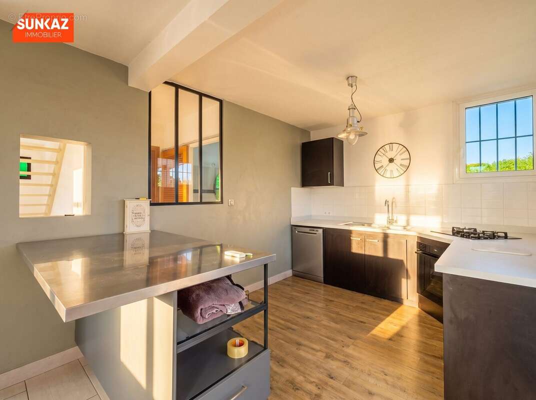Maison 125 m² à Saint-Pierre  - photo 2
