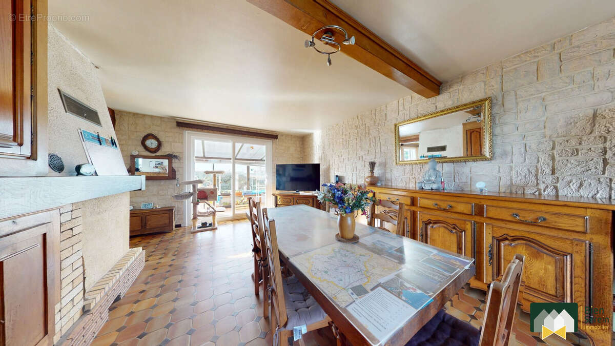 Salle à manger  - Maison à UMPEAU