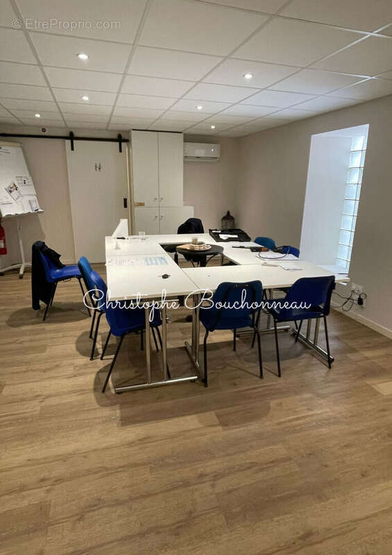 Local commercial + appartement à Mortagne - photo 3