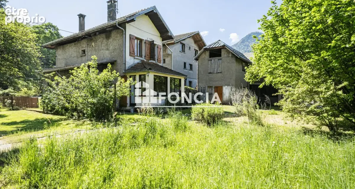 Ensemble immobilier à fort potentiel une maison de 64 M2 et grange 144 M2 à réhabiliter avec grand jardin plat - photo 4