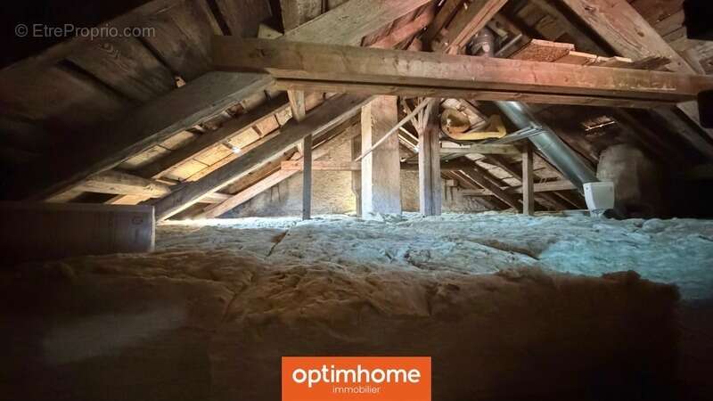  VENTRON – Maison mitoyenne avec jardin clos, dépendances et fort potentiel d’aménagement  - photo 15
