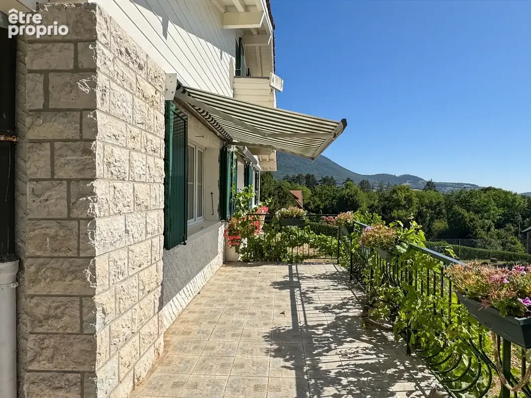 Chalet d’exception de 5 chambres sur les hauteurs de Gex – Vue panoramique sur le lac Léman - photo 2