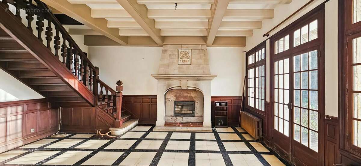 Maison à VAILLY-SUR-AISNE