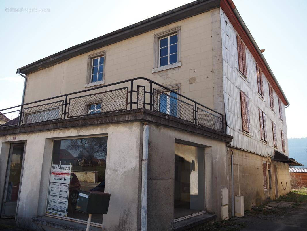 Appartement à ARC-SOUS-CICON
