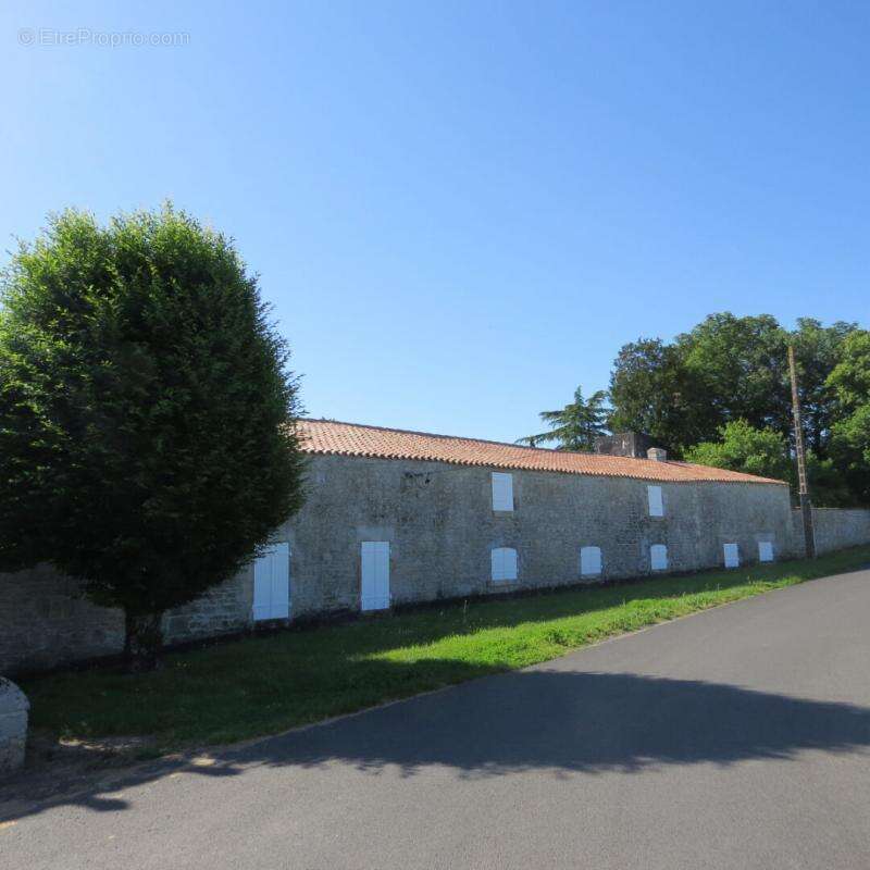 Maison à FONTENAY-LE-COMTE