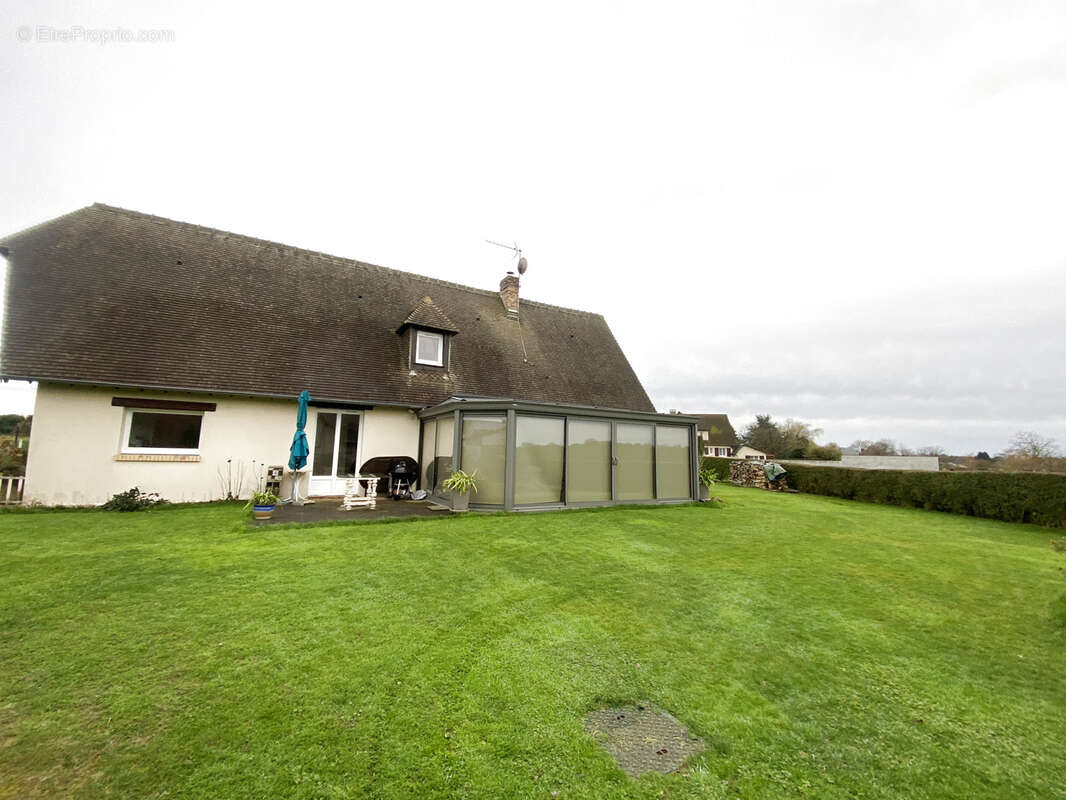 Maison à LE BEC-HELLOUIN