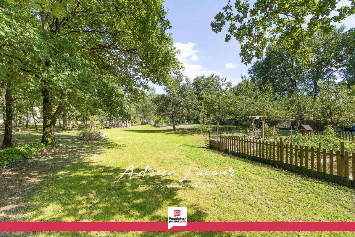 Maison à LASSAY-SUR-CROISNE