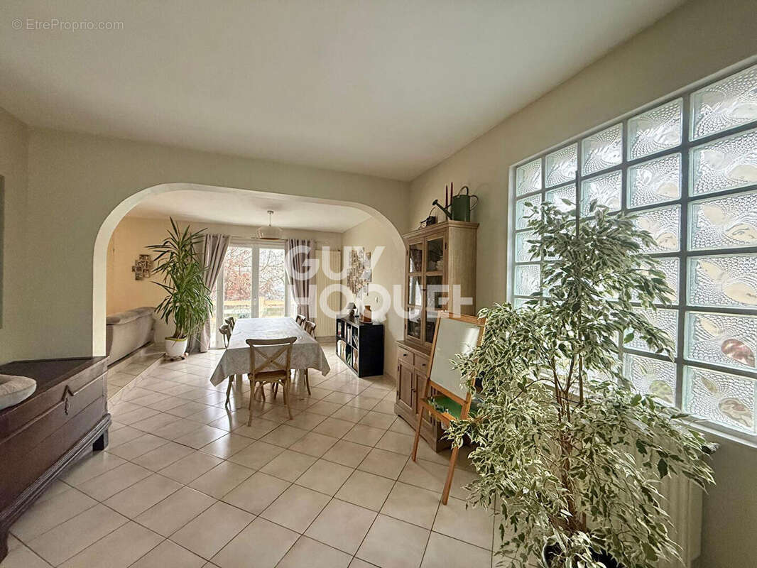 Maison à L'HAY-LES-ROSES