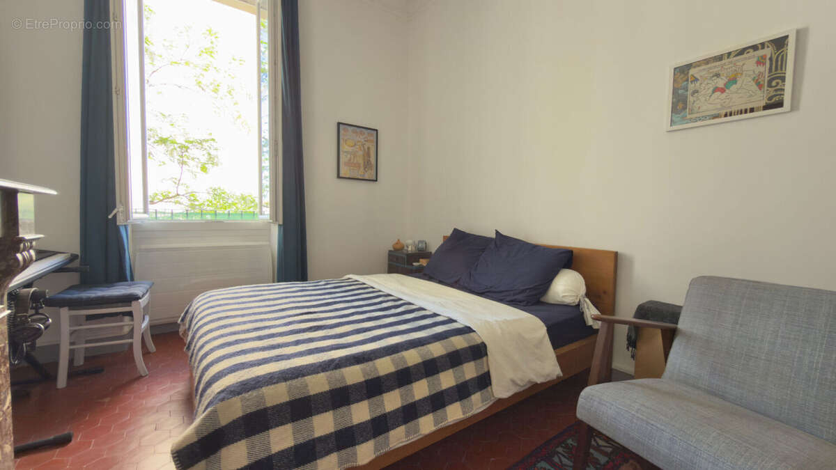 Appartement à MARSEILLE-5E