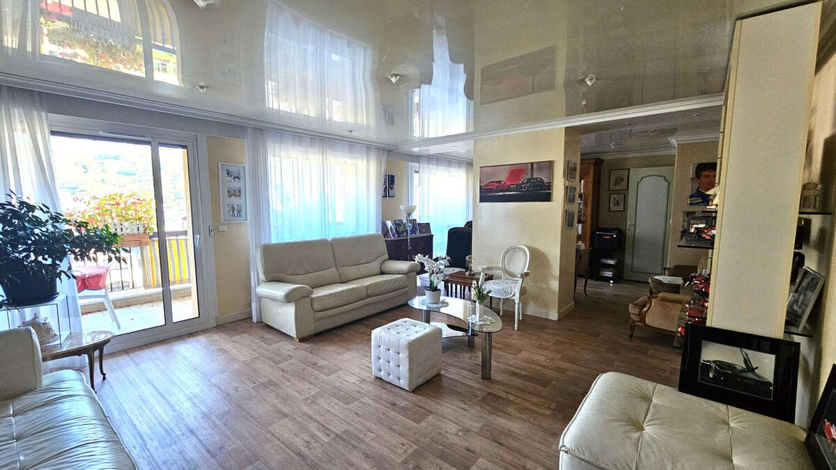 VENTE : appartement de 6 pièces + cuisine (143 m²) avec  terrasse, Garage à ALBERTVILLE - photo 3