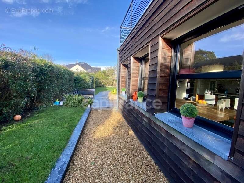 Maison à LARMOR-BADEN