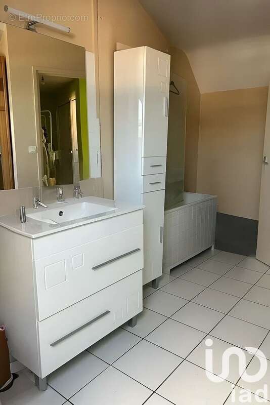 Photo 5 - Appartement à MEHUN-SUR-YEVRE
