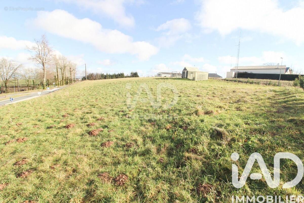 Photo 1 - Terrain à MONTFRANC