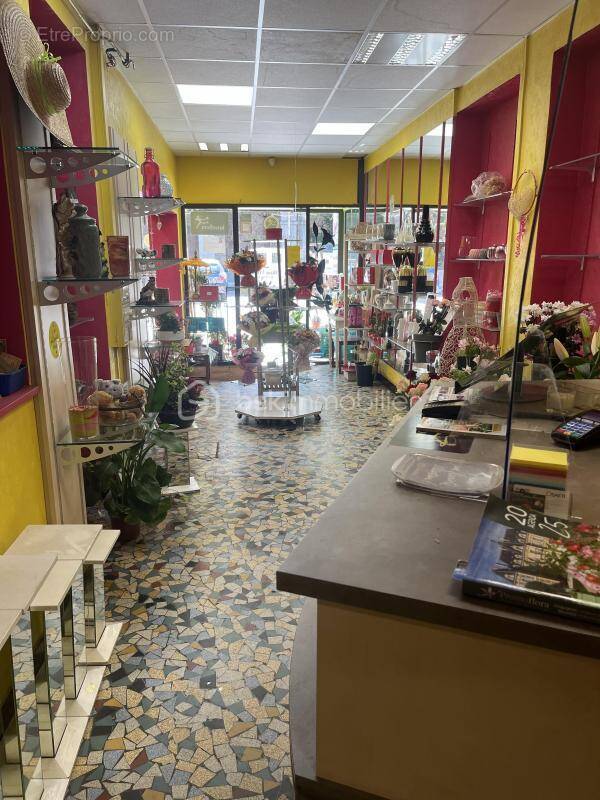 Commerce à MORESTEL