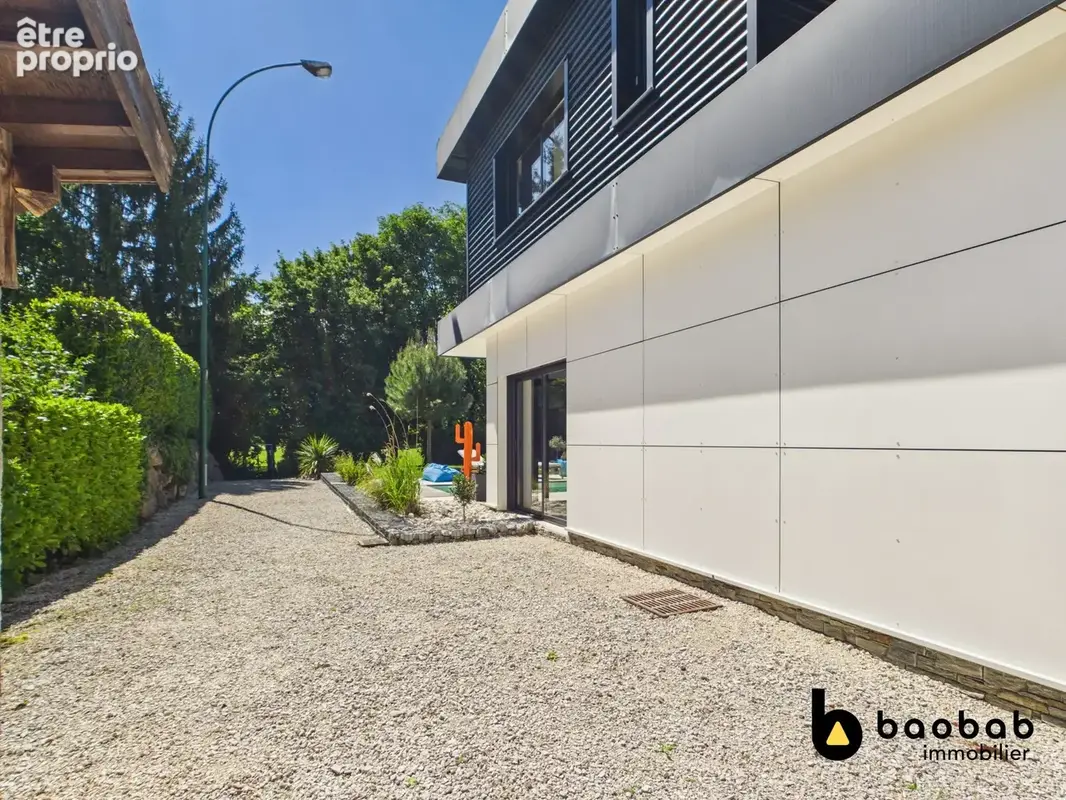 Commerce 440 m² à Challes-Les-Eaux  - photo 9