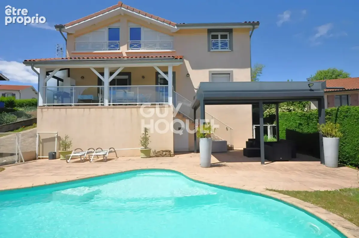 Maison à Saint Martin en Haut de 9 pièces, 165 m2 sur une parcelle de 1004 m². - photo 10