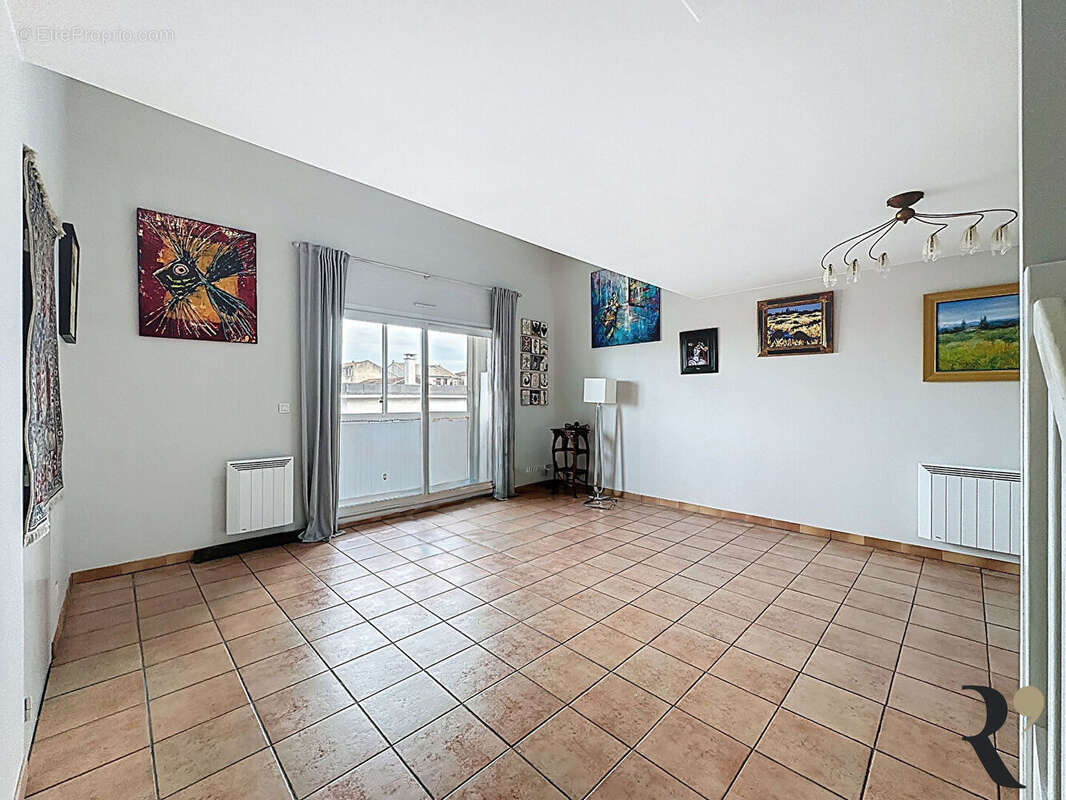 Appartement Duplex T4, 85m² dernier étage, Guilheméry - photo 4