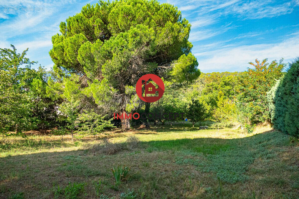 Terrain à BAGNOLS-SUR-CEZE