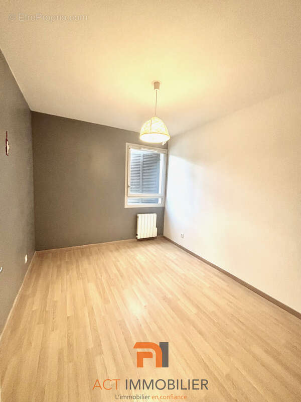Appartement à L'ARBRESLE